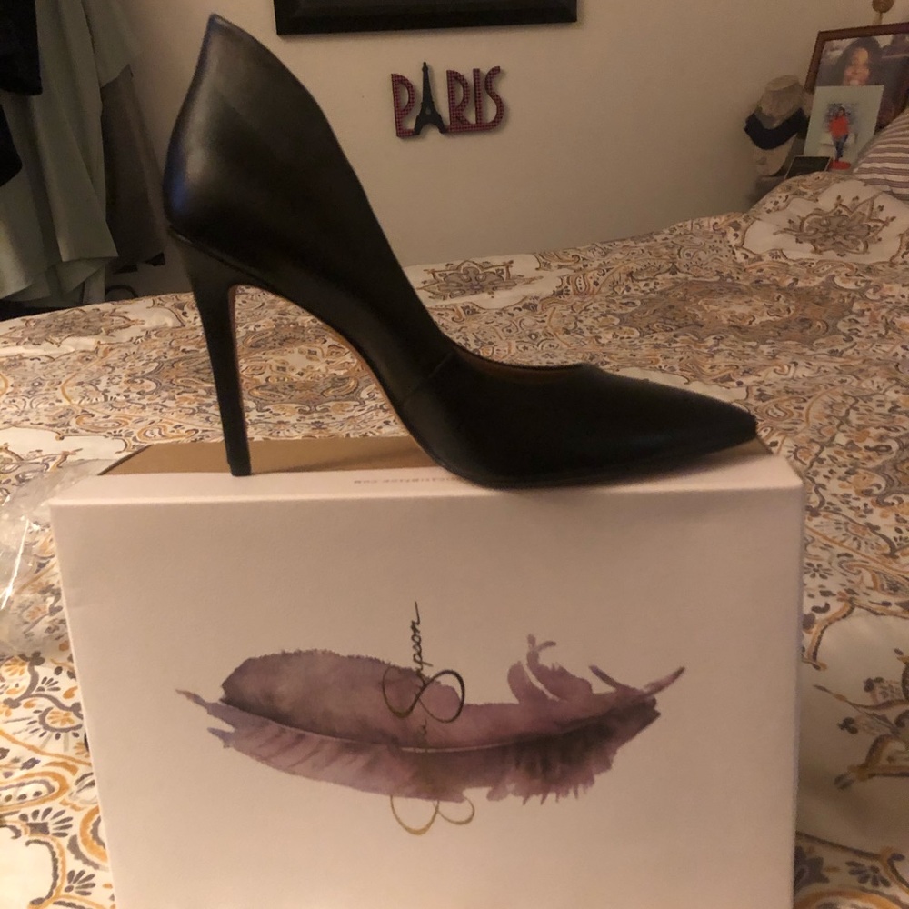 Shoes - Picture 2 of 4